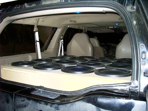 2000 Ford Excursion photo
