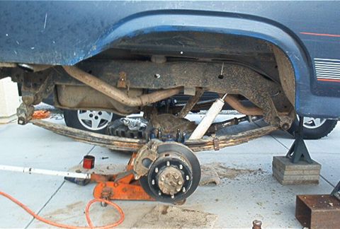 1986 Ford Bronco - I added the two leafs under the main leaf off an F150 pack. Idiot that I am didn't realize that some F150s came with 2.5" leafs. Oh well it…