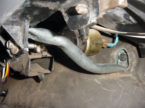 1995 Ford Bronco - Much better bracket made of conduit.