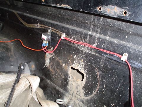 1981 Ford Bronco - relay with the load wires attached to #'s 87 and the main power attached to #30