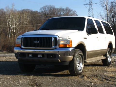 2000 Ford Excursion photo