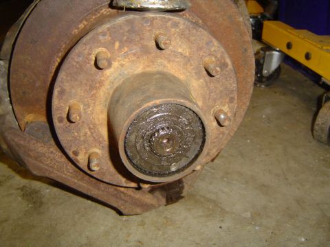 1979 Ford Bronco - under the cap idsjust a slug that locks it up full time