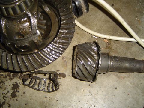 1979 Ford Bronco - Pinion came loose and ate the gears