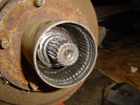 1979 Ford Bronco - Spindle nut inside