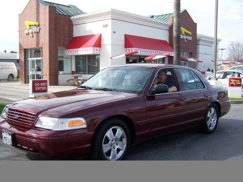 2005 Ford Crown Victoria photo