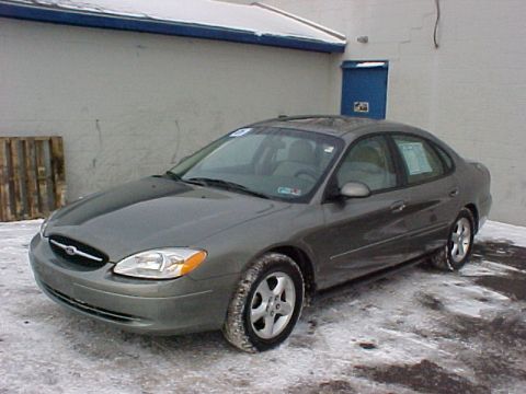 2001 Ford Taurus photo