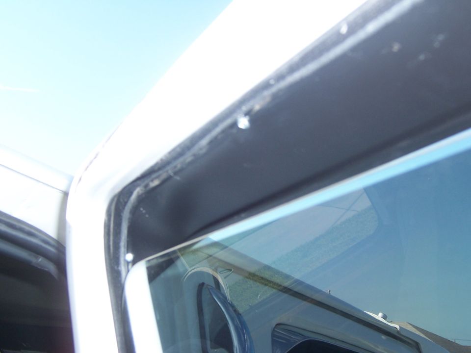 2 mounting screws, 4 required each visor