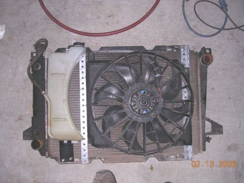 1994 Ford Bronco - Fan out of a 94 grand marquis. Same as a taurus fan, just he shrouds seem to change.