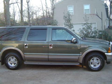 2001 Ford Excursion photo
