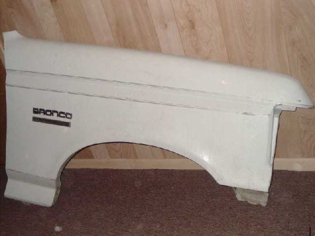Left/passenger-side front fender