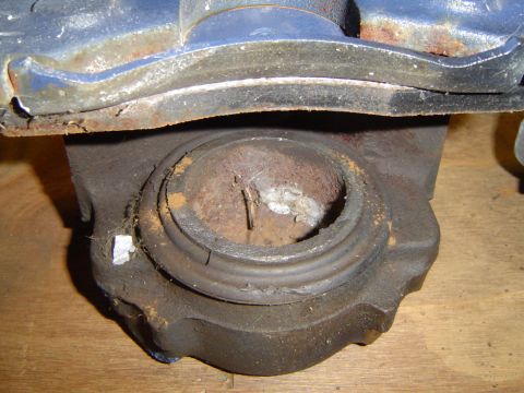 1989 Ford Bronco - Piston on 79 is smaller