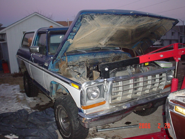 1978 Ford Bronco 3q-front view with hood open and engine exposed