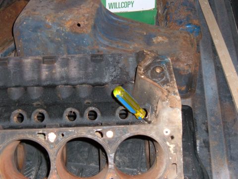 1972 Ford Ranchero - DOAE-J block with rear valley oil returns, 9J22 cast date, sept 22 1969.
