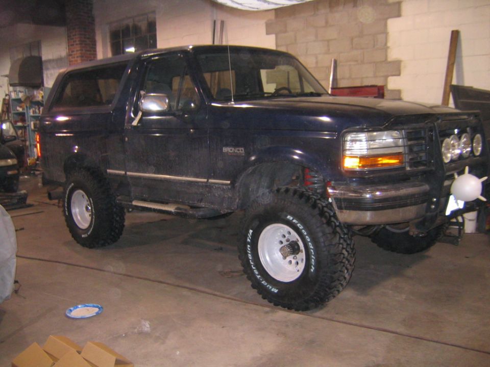 OK shot still in the garage with thte 35" on