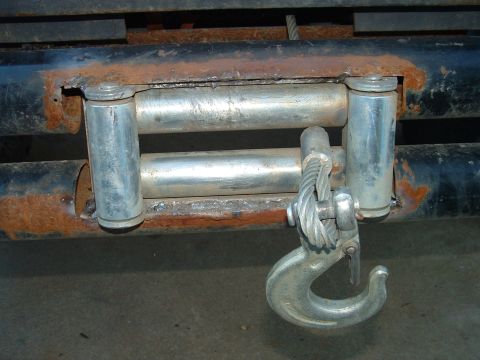 1978 Chevrolet C/K Pickup - Roller Fairlead.. not too bad.. needs cleaning and painting....