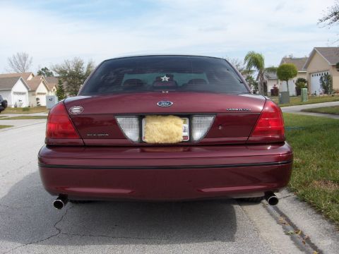 2004 Ford Crown Victoria photo
