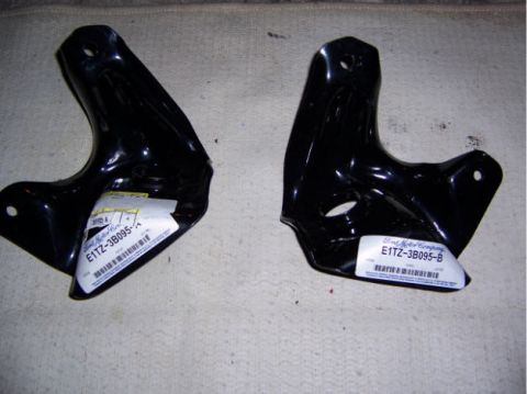 1983 Ford Bronco - rad arm brackets