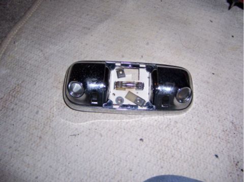 1983 Ford Bronco - dome light without cover