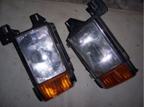 1983 Ford Bronco - lights