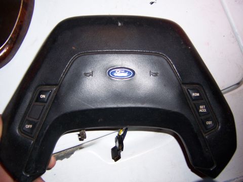 1983 Ford Bronco - 89 horn pad