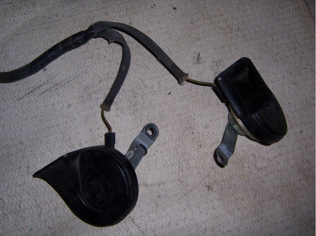 horns 1low 1 high- used only 4 months