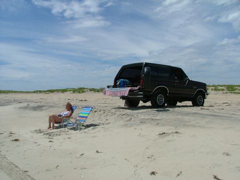 1988 Ford Bronco - Day at the Beach