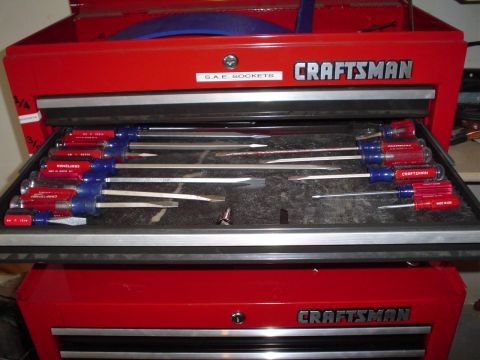 1981 Ford Bronco - one of the drawers in the little 4 drawer (1. chisels/punches/EZ outs/tap and dies, 2. flatheads, 3. phillips, 4. hex and torx stuff.)