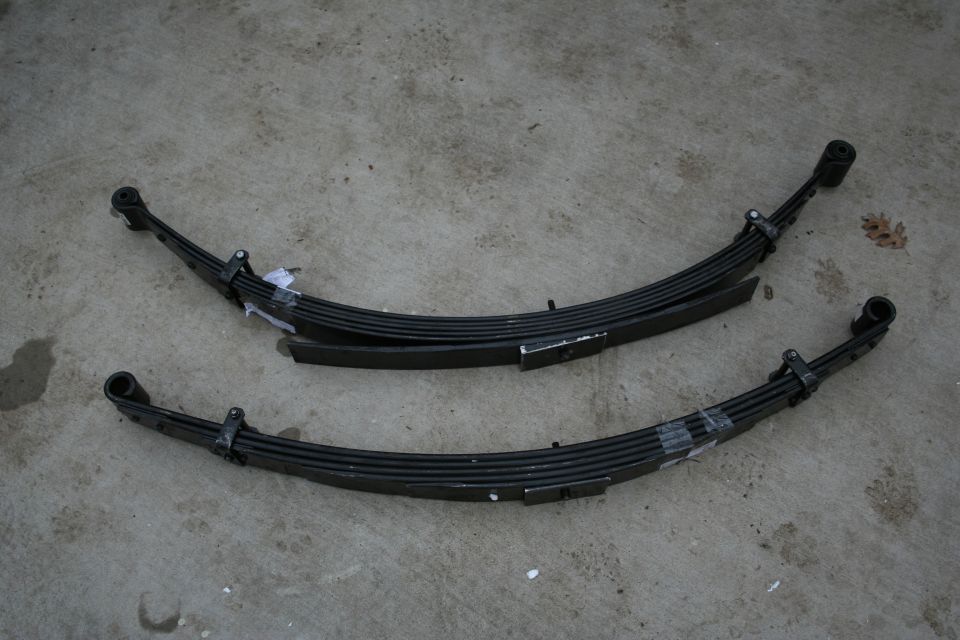 Bottom is for front axle, top for the rear. Both are fo 6" of lift. I ordered F150 leaves for the rear so I could get more flex. I need as much helps as I can get.

Turns out the front flexes way better than the rear.