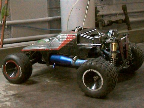 1977 Ford F-150 - This is a remote control buggy, not a 1977 Ford F-150.