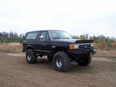 1991 Ford Bronco - following pictures are after some modifications were made...