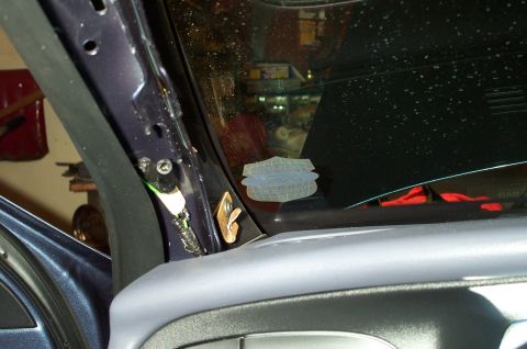 1998 Ford Crown Victoria - The P71 spotlight connector and wiring in the a-pillar.
