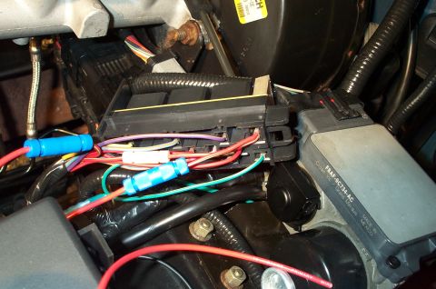 1998 Ford Crown Victoria - The R/LG wire was cut can connected to the tach adapter. I accidentally spliced into the wrong R/LG wire. Hence the extra white posi connec…