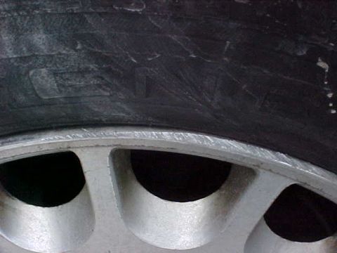 1995 Ford Taurus - Closeup of damage