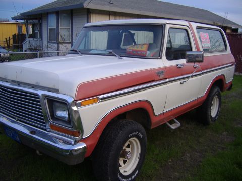 1978 Ford Bronco - This 1978 Ford Bronco is shown from the front three-quarter view.