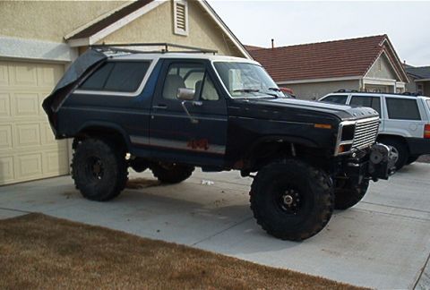 1986 Ford Bronco - The front end is still a little high. I'll take it out once and see how it settles before I try and have the front hanger holes redrilled h…