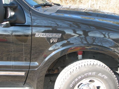 2003 Ford Excursion photo
