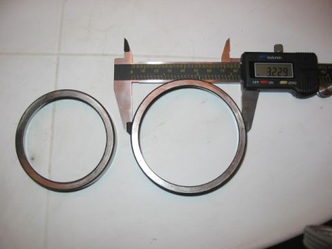 1995 Ford Bronco - D44 8 lug outer...inner larger bearing race.