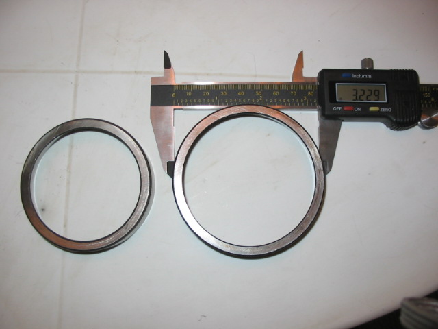 D44 8 lug outer...inner larger bearing race.