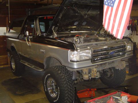 1989 Ford Bronco - Took off the front bumper for easier access