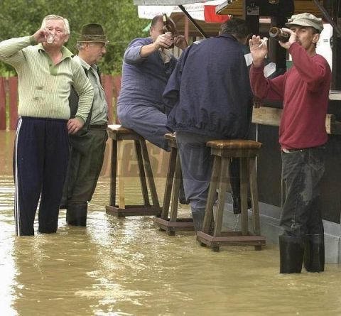 1971 Ford Ranchero - Irish panic as country floods......