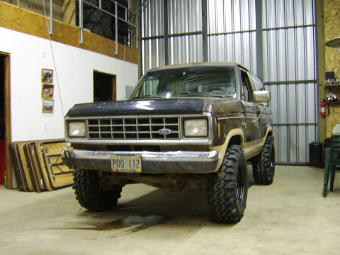 1987 Ford Bronco II - new tires: 31x 11.50 15's ltb super swamters let the carnage begin!