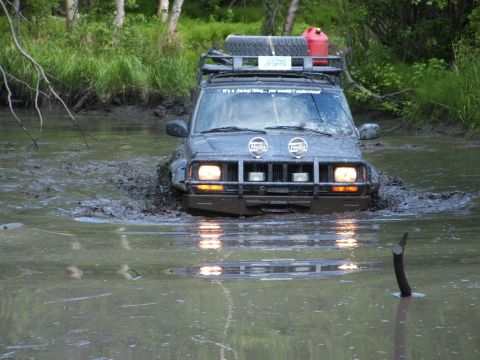 1990 Chevrolet Suburban - My buddies XJ. This is one of my favorite pics!