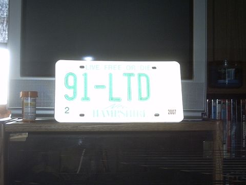 1991 Ford LTD Crown Victoria - License plate with '91-LTD' and '2007' visible, from New Hampshire.