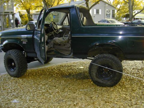 1993 Ford Bronco - When i read that the access panel was a pain to remove i was prepared for battle. oddly enough the four screw that hold the panel in, we ne…