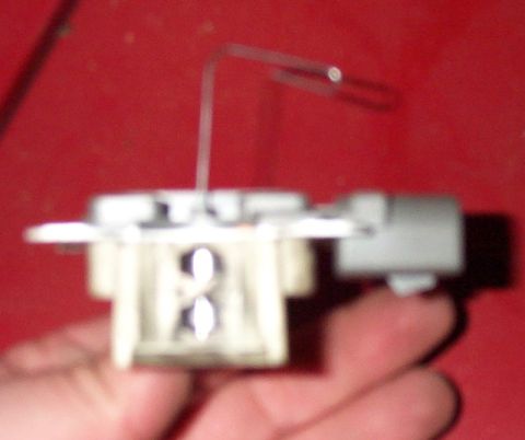 1993 Mercury Grand Marquis - Another view of the brushes held in place