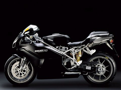 2002 Kawasaki Ninja - 2006 Ducati 749 Dark