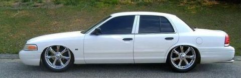 1999 Ford Crown Victoria photo