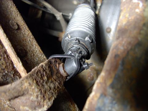 1990 Lincoln Town Car - Okay so I'm not the most trusting backyard mechanic. I tie-wrapped the crap out of it, even though it felt much tighter with the newly stre…