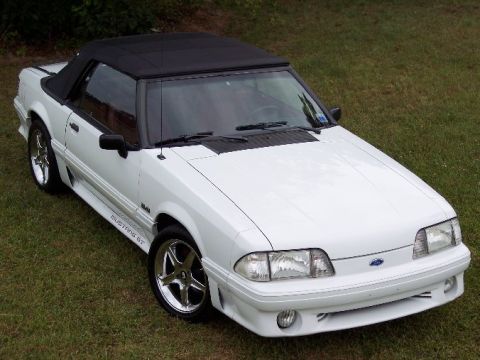1990 Ford Mustang photo