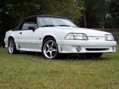 1990 Ford Mustang photo